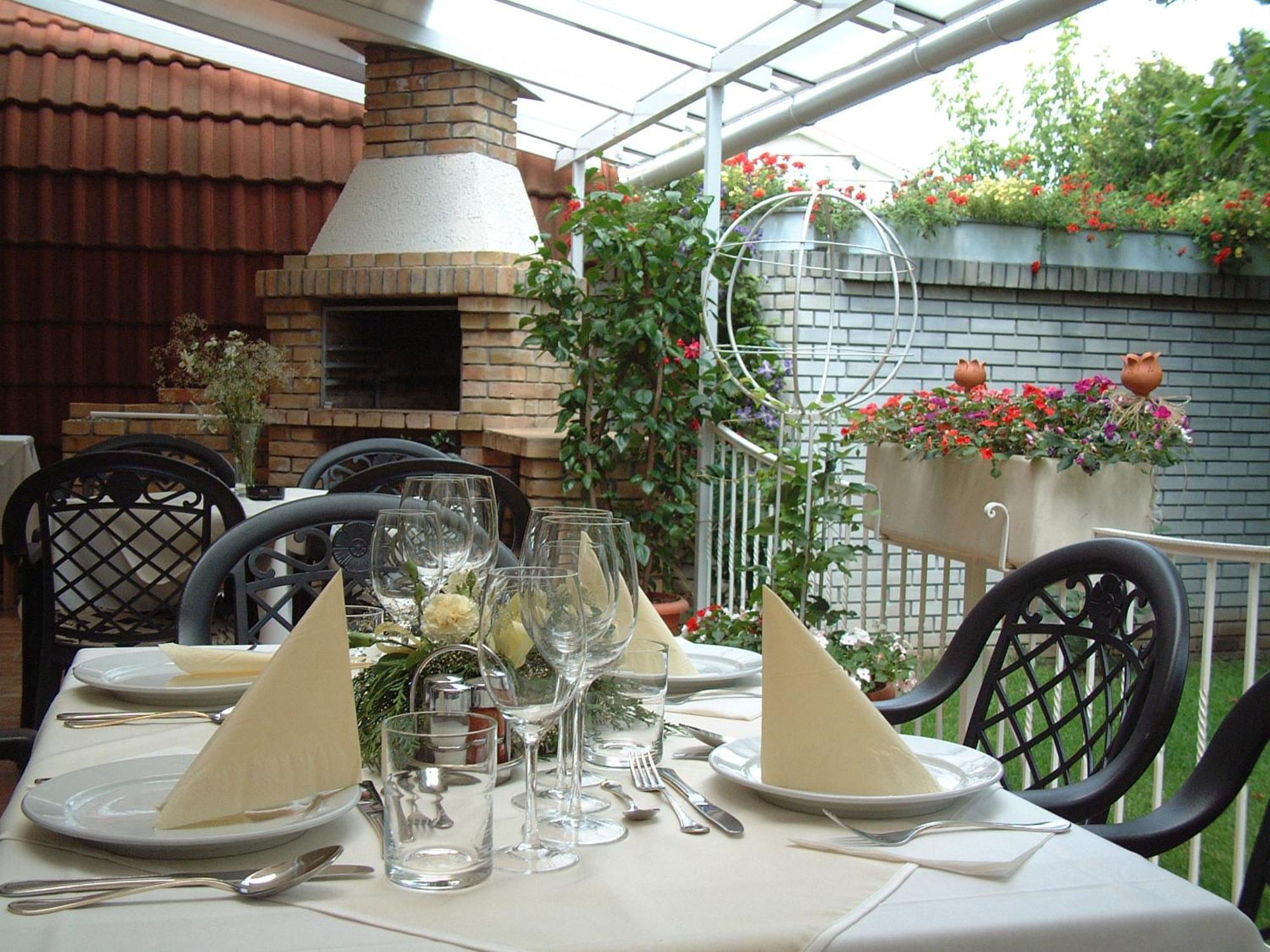 Hotel Rittinger Bonyhad Exterior photo